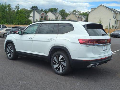 2025 Volkswagen Atlas 2.0T SE w/Technology 4MOTION