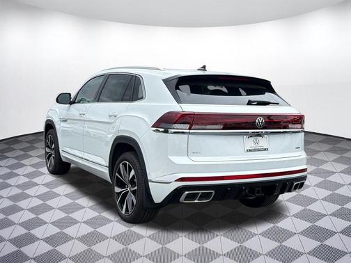Deep Black Pearl exterior 2026 Volkswagen Atlas Cross Sport 2.0T SEL Premium