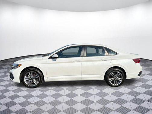 Oryx White Pearl 2022 Volkswagen Jetta 1.5T SE