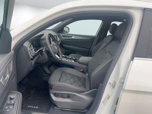 2026 Volkswagen Atlas Cross Sport 2.0T SE w/Technology 4MOTION