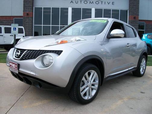 Chrome Silver 2011 Nissan Juke SV