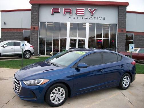 2017 Hyundai ELANTRA SE