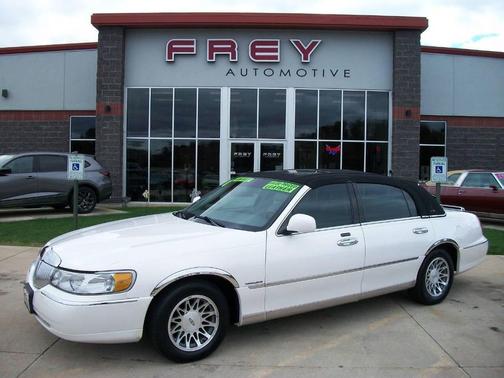 2001 Lincoln Town Car Signature