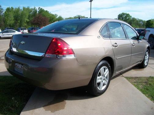 Tan 2006 Chevrolet Impala LT