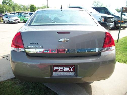 Tan 2006 Chevrolet Impala LT