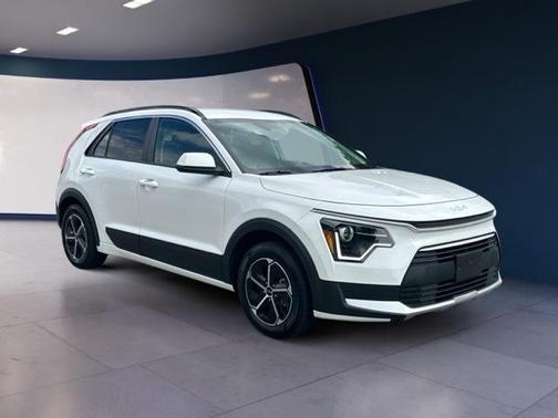2023 Kia Niro LX