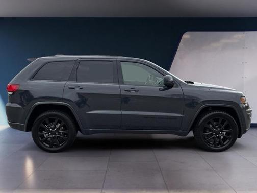 2017 Jeep Grand Cherokee Altitude
