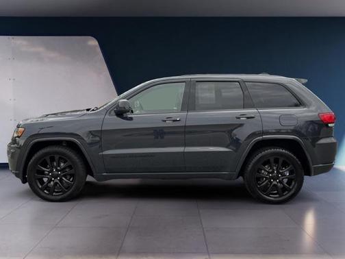 2017 Jeep Grand Cherokee Altitude