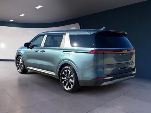 2023 Kia Carnival EX