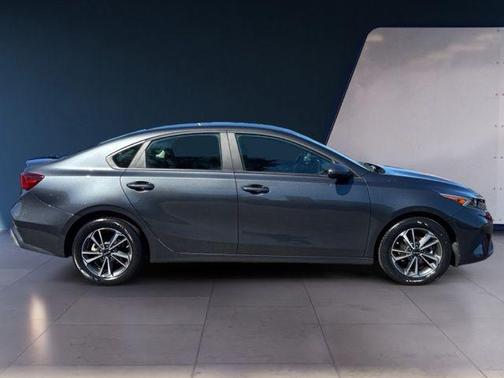 Gravity Gray 2024 Kia Forte LXS