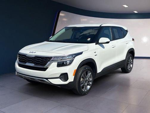 Snow White Pearl 2022 Kia Seltos LX