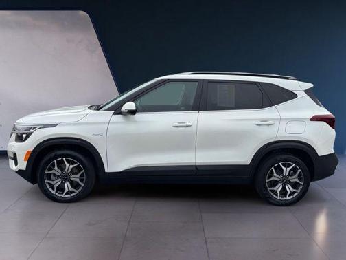 Snow White Pearl 2023 Kia Seltos EX