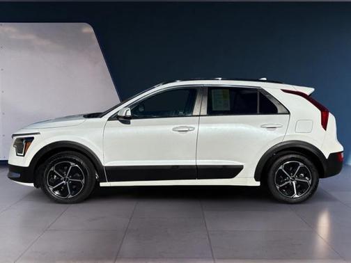 2023 Kia Niro EX