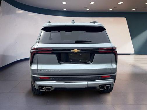 Sterling Gray Metallic 2024 Chevrolet Traverse LT