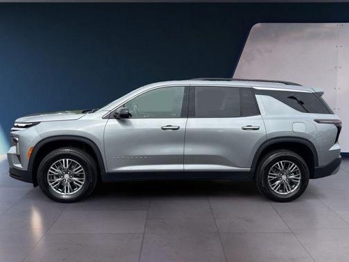 Sterling Gray Metallic 2024 Chevrolet Traverse LT