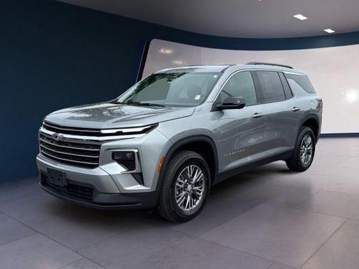 Sterling Gray Metallic 2024 Chevrolet Traverse LT