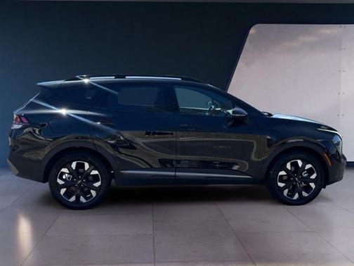Fusion Black 2024 Kia Sportage Plug-In Hybrid X-Line