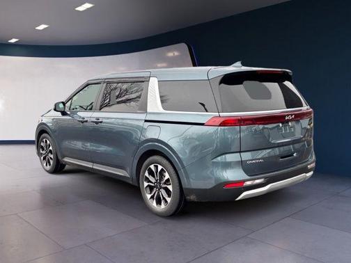2023 Kia Carnival EX