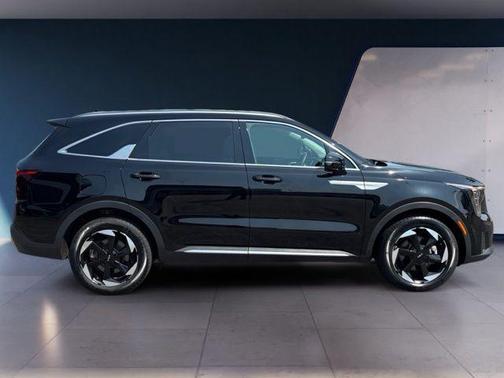 Aurora Black Pearl 2025 Kia Sorento Plug-In Hybrid EX