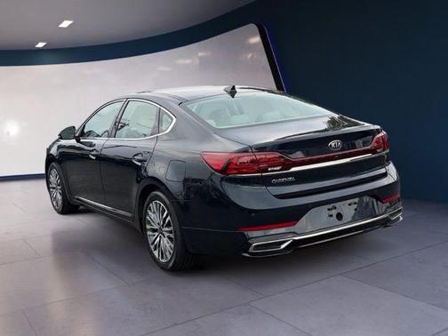 Gravity Blue 2020 Kia Cadenza Technology