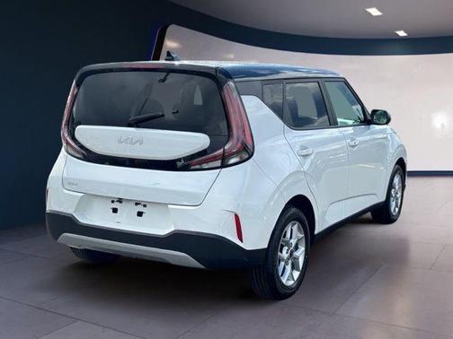 Clear White w/Black Roof 2023 Kia Soul S