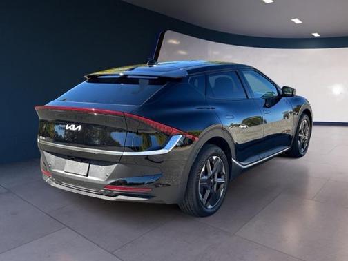 2025 Kia EV6 Light Long Range