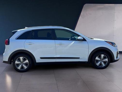 2021 Kia Niro LX