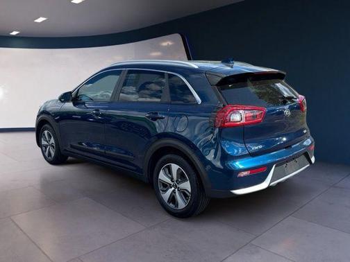 Deep Cerulean 2018 Kia Niro LX