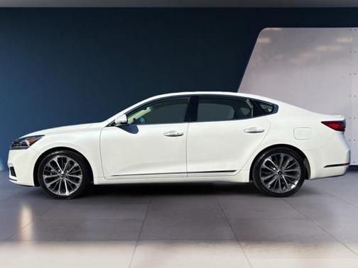 2019 Kia Cadenza Technology