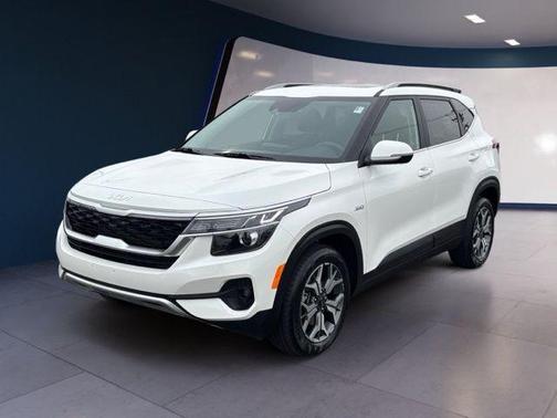 Snow White Pearl 2023 Kia Seltos EX