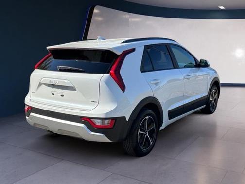 2025 Kia Niro LX