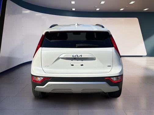 2025 Kia Niro LX