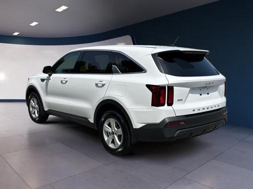 2022 Kia Sorento LX