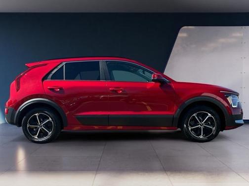 2023 Kia Niro EX