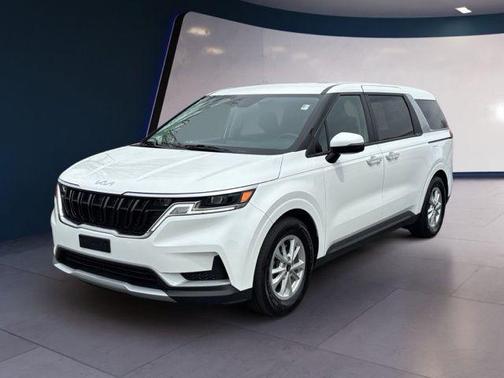 Snow White Pearl 2024 Kia Carnival LX