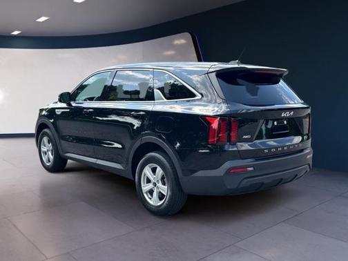 2022 Kia Sorento LX