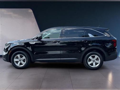 2022 Kia Sorento LX