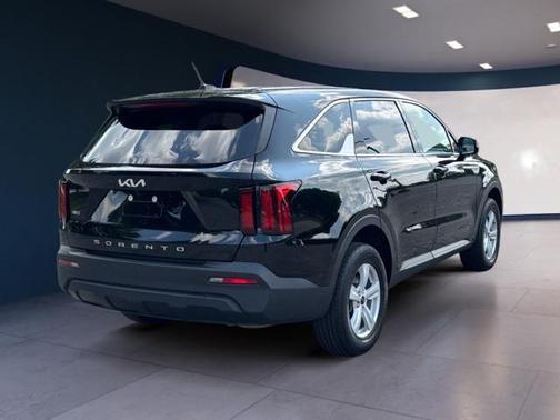 2022 Kia Sorento LX