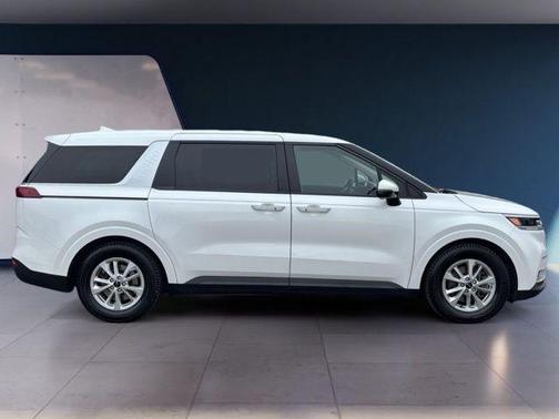 2022 Kia Carnival LXS