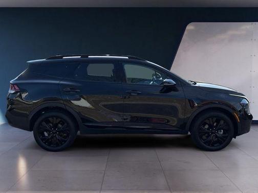 Ebony Black 2025 Kia Sportage X-Line