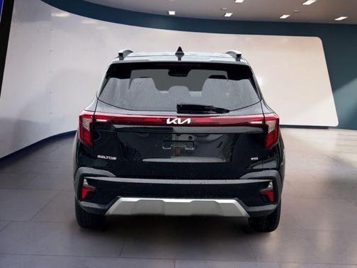 Fusion Black 2024 Kia Seltos EX