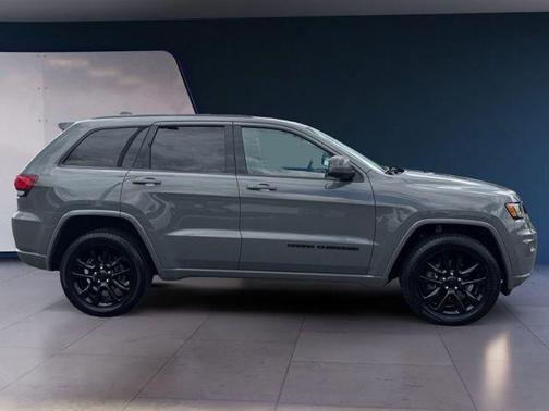 Sting-Gray Clearcoat 2020 Jeep Grand Cherokee Altitude