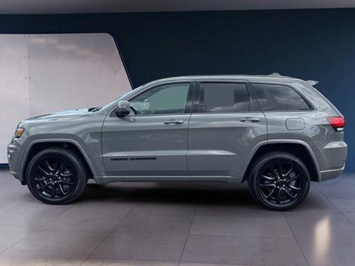 Sting-Gray Clearcoat 2020 Jeep Grand Cherokee Altitude