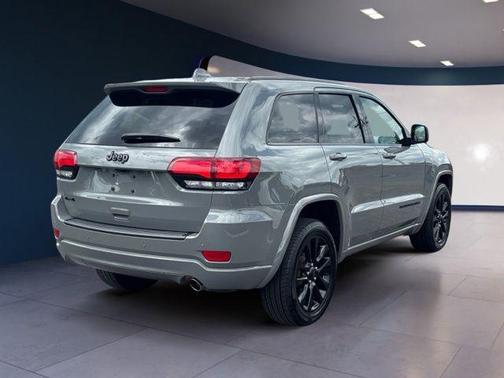 Sting-Gray Clearcoat 2020 Jeep Grand Cherokee Altitude