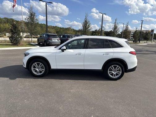 2025 Mercedes-Benz GLC 300 Base