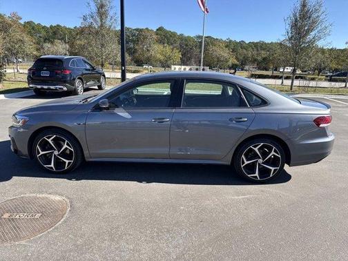 2020 Volkswagen Passat 2.0T R-Line