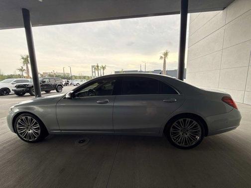 Diamond Silver Metallic 2017 Mercedes-Benz S-Class S 550 4MATIC