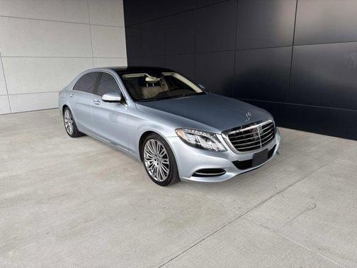 Diamond Silver Metallic 2017 Mercedes-Benz S-Class S 550 4MATIC