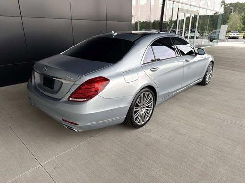 Diamond Silver Metallic 2017 Mercedes-Benz S-Class S 550 4MATIC