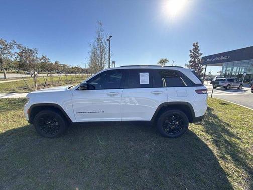 2024 Jeep Grand Cherokee Laredo